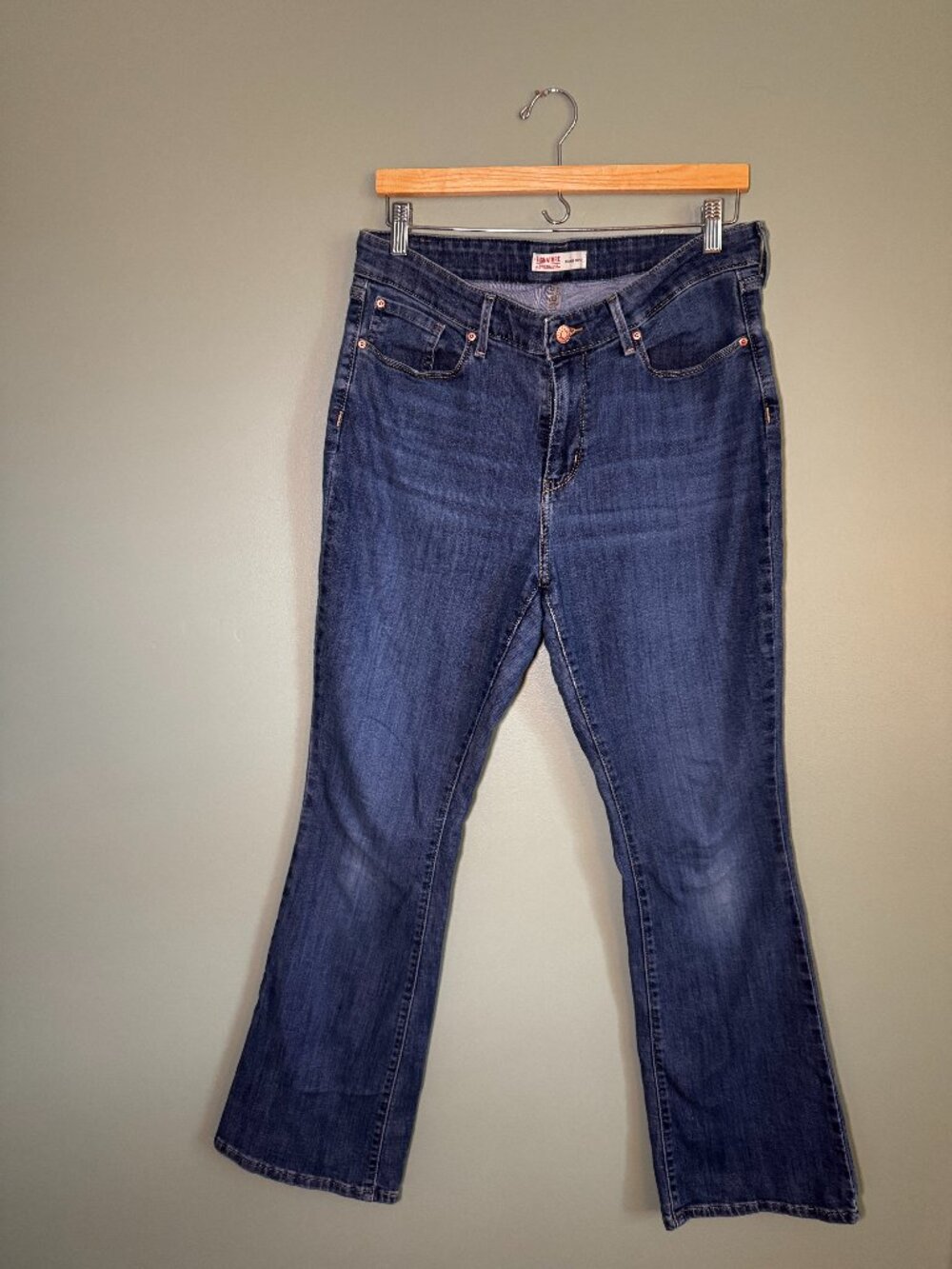 Levi's Signature Bootcut Jeans — Mid Rise — 14